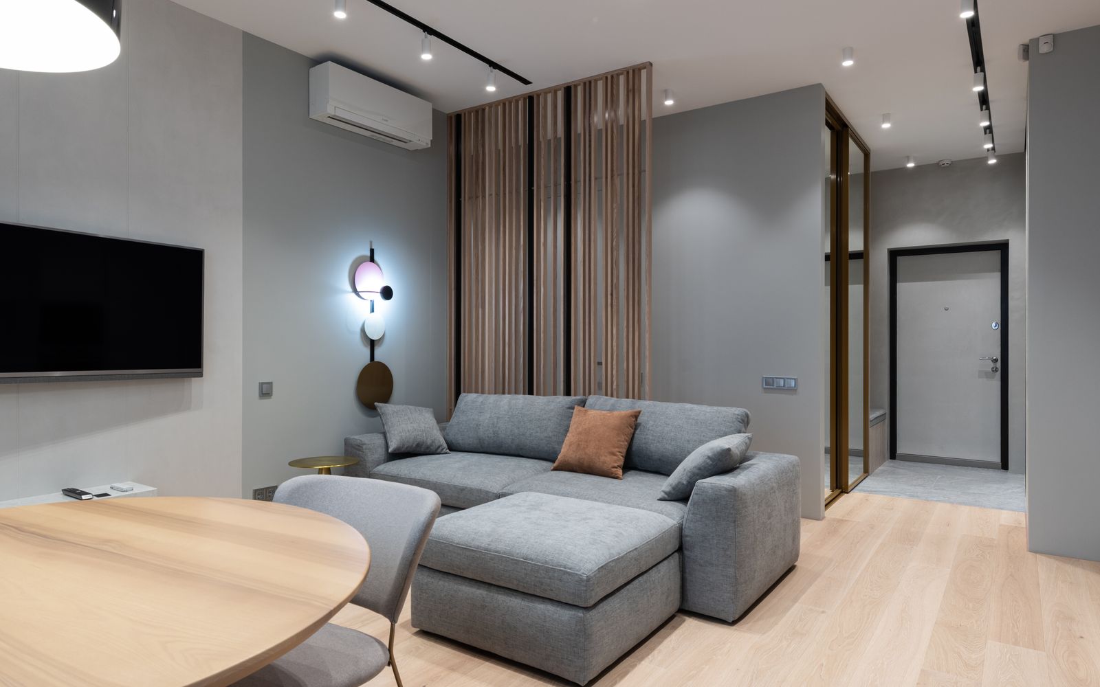 Bright, modern living room in a renovated Georgian apartment
